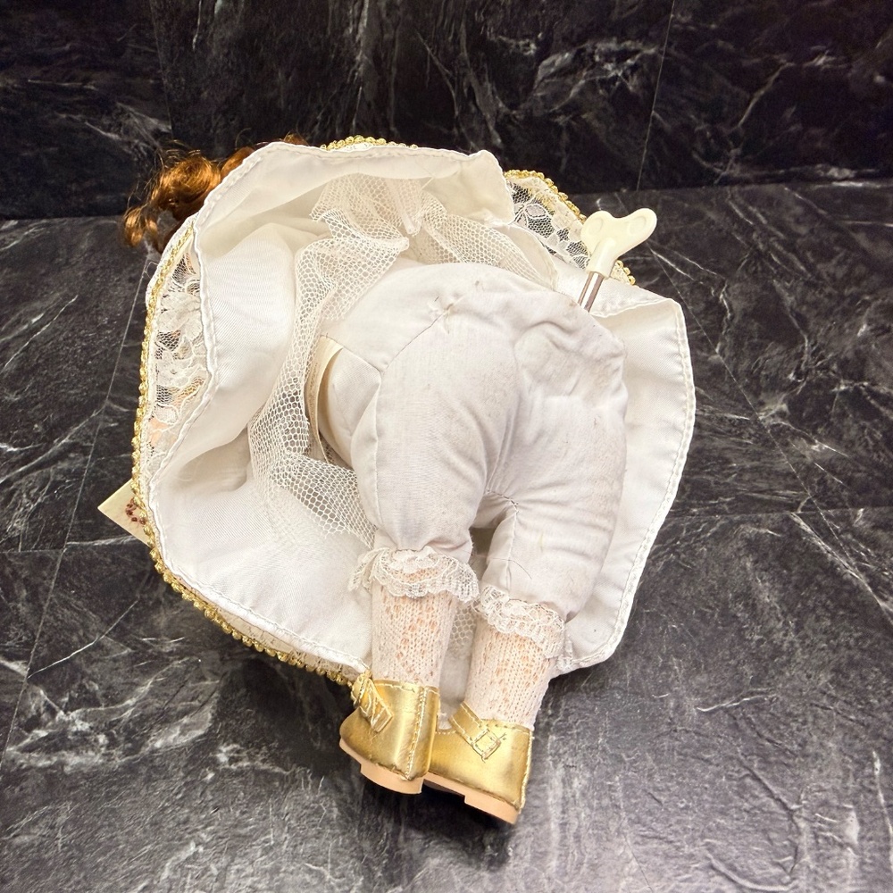 COLLECTOR’S CHOICE Porcelain Collectible Musical Doll - Picture 11 of 16